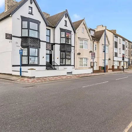 Skyward Penthouse #9 With Seaview At Bowles By Yoko 4* Redcar